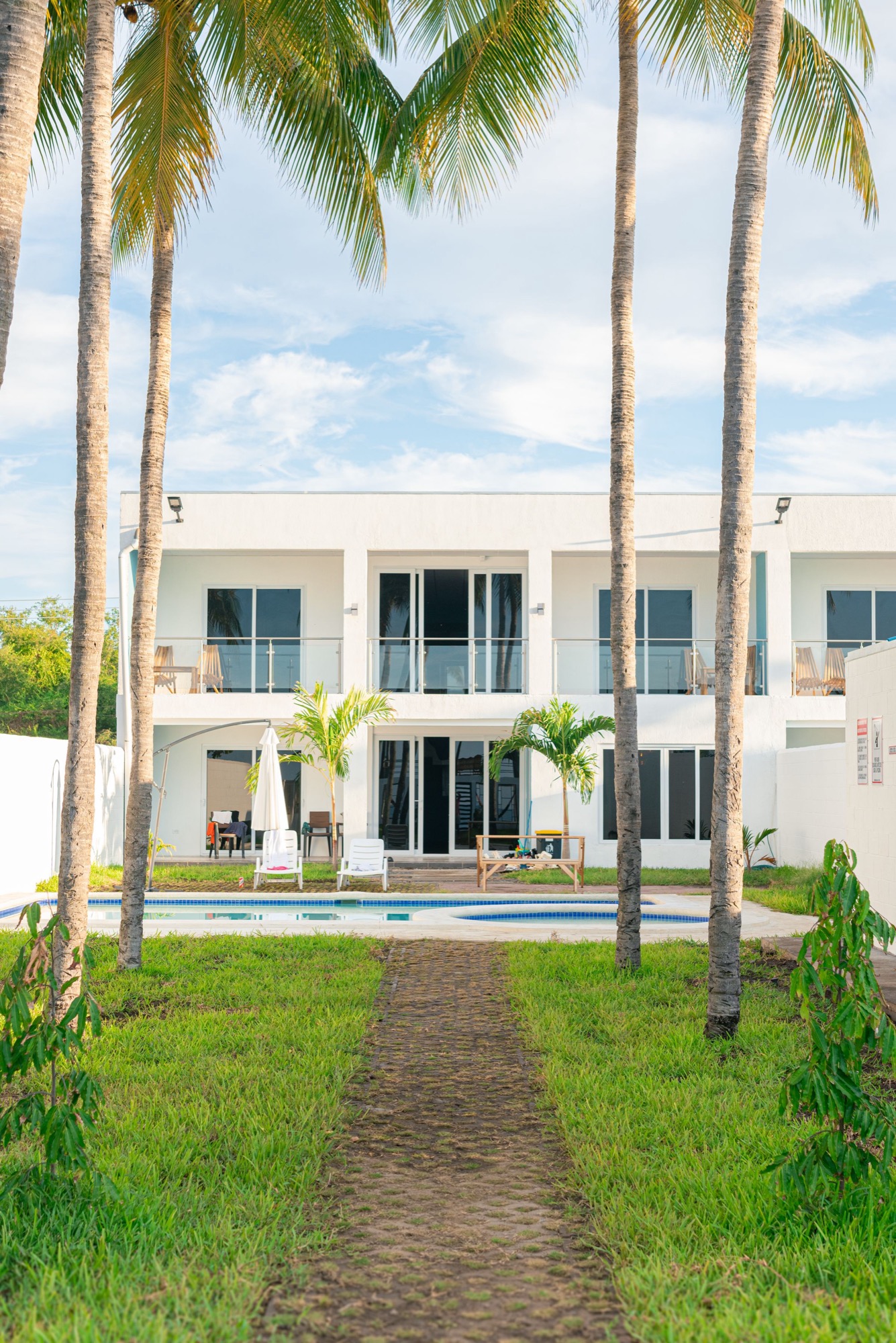 Villa avec piscine, style méditerranéen